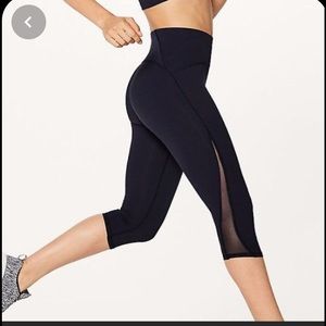 Lululemon athletica side mesh legging size 4